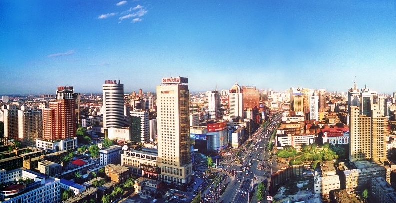 聚光灯下的沉思，石家庄男演员的岁月回忆