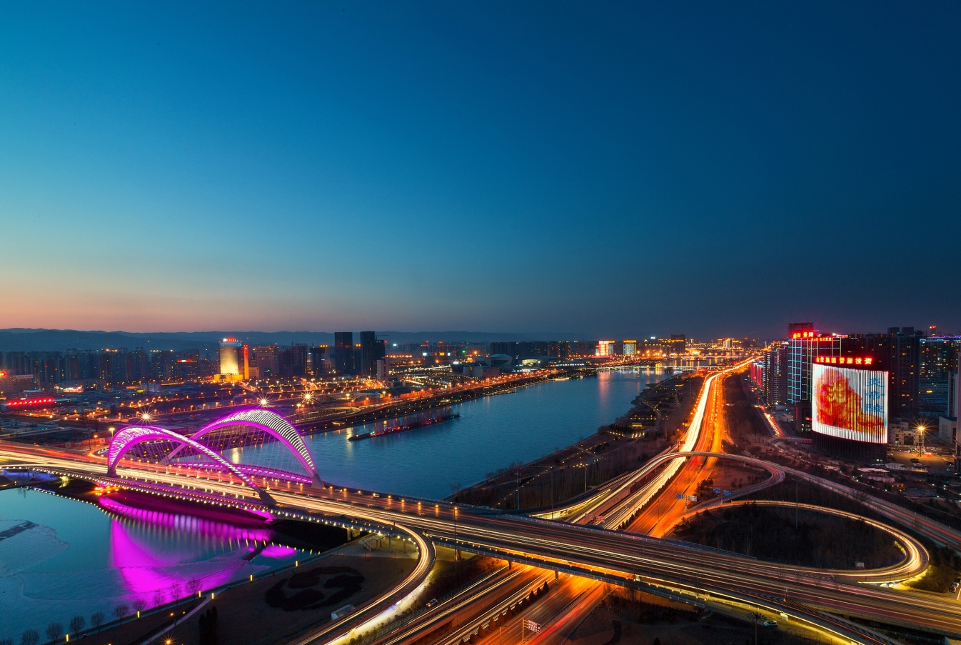 太原，历史长河中的璀璨明珠，展现千年风华的魅力之都